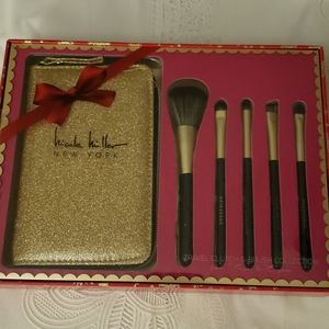 Nicole Miller Makeup Brushes